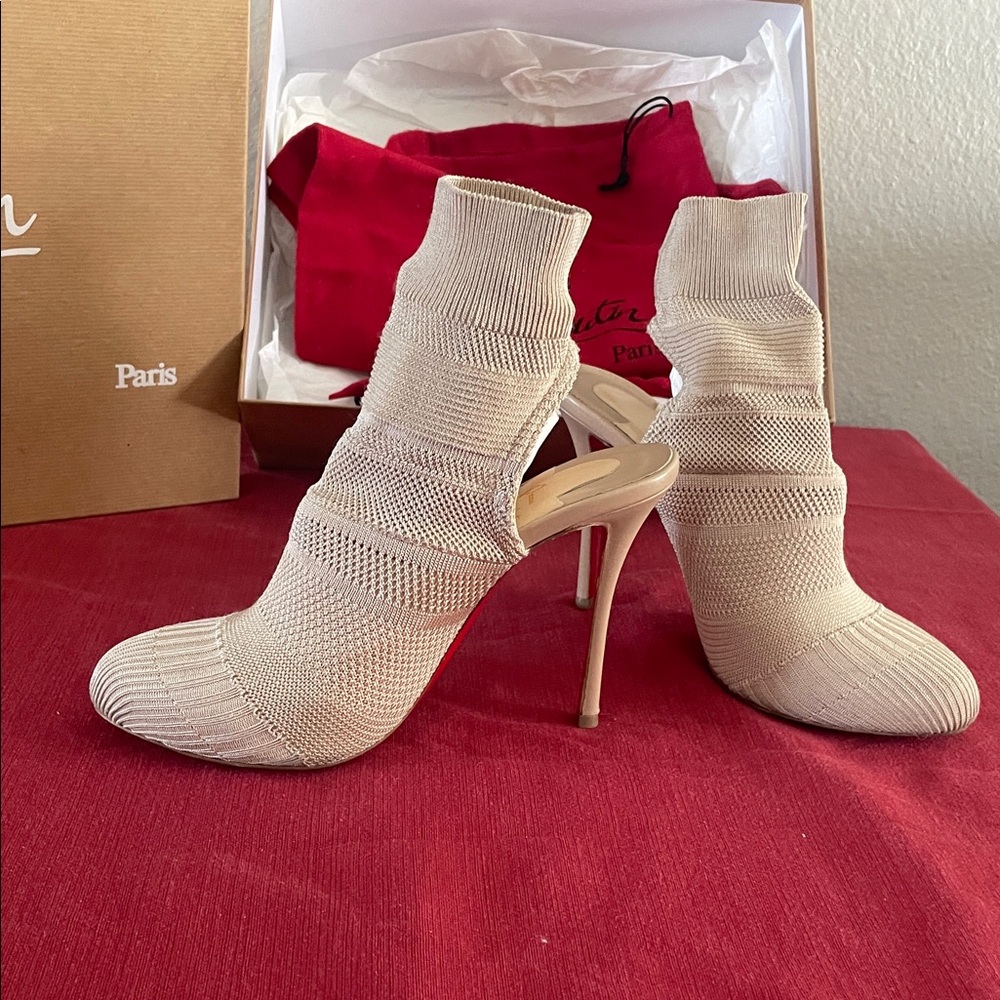 Christian Louboutiun Noemi 100 mailed tricot Napa -nude size 40
